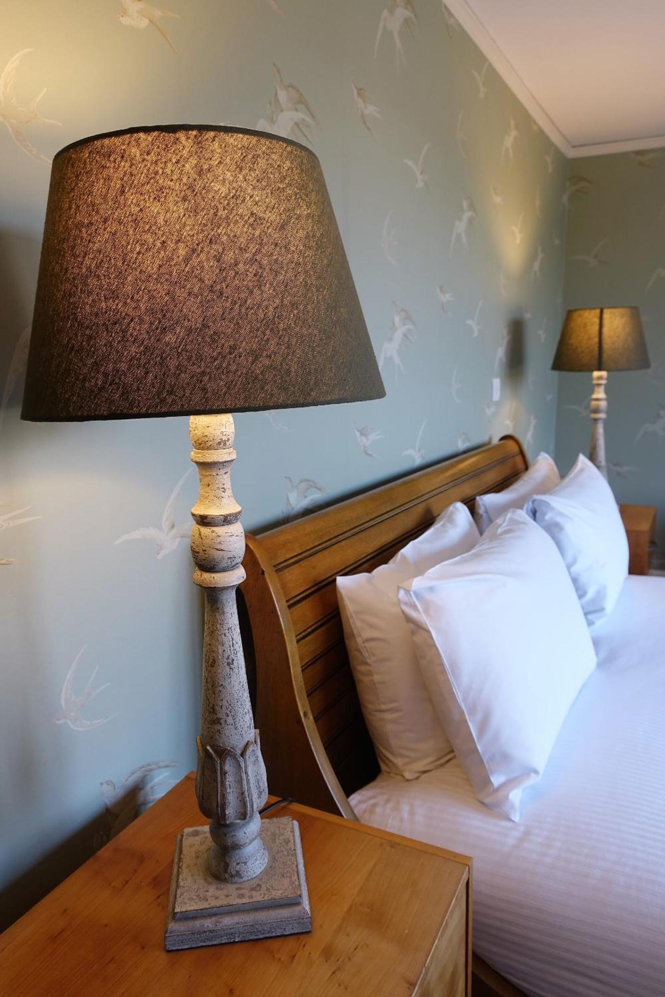 One Holyrood Hotel & Cafe Newport  Room photo